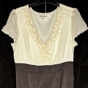 Brown and off-white young women’s dress. Very gently worn. Excellent condition.